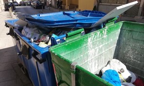 Συστάσεις του Δήμου Λαρισαίων για τη ρίψη στάχτης στους κάδους απορριμμάτων